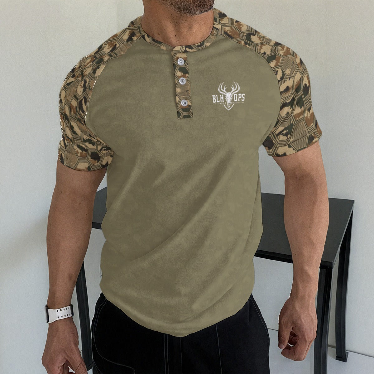 HEX GRID T-shirt With Button Closure